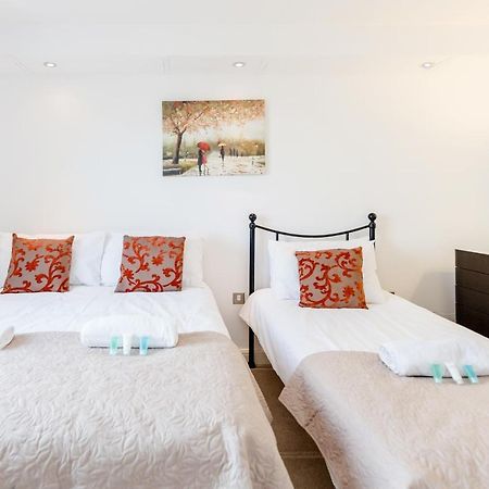 Premium Excel 3 & 2 Bedrooms London Exteriör bild