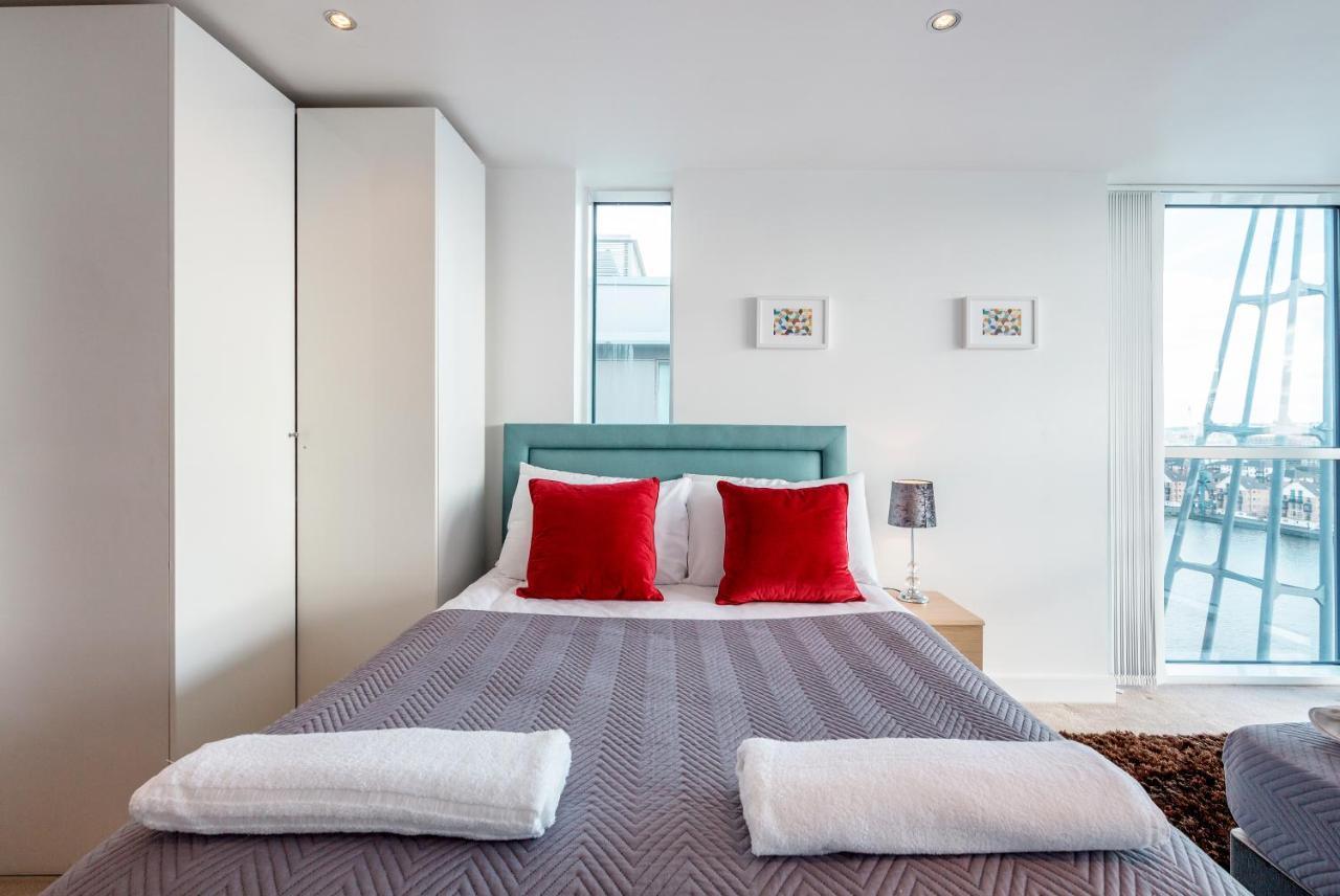 Premium Excel 3 & 2 Bedrooms London Exteriör bild