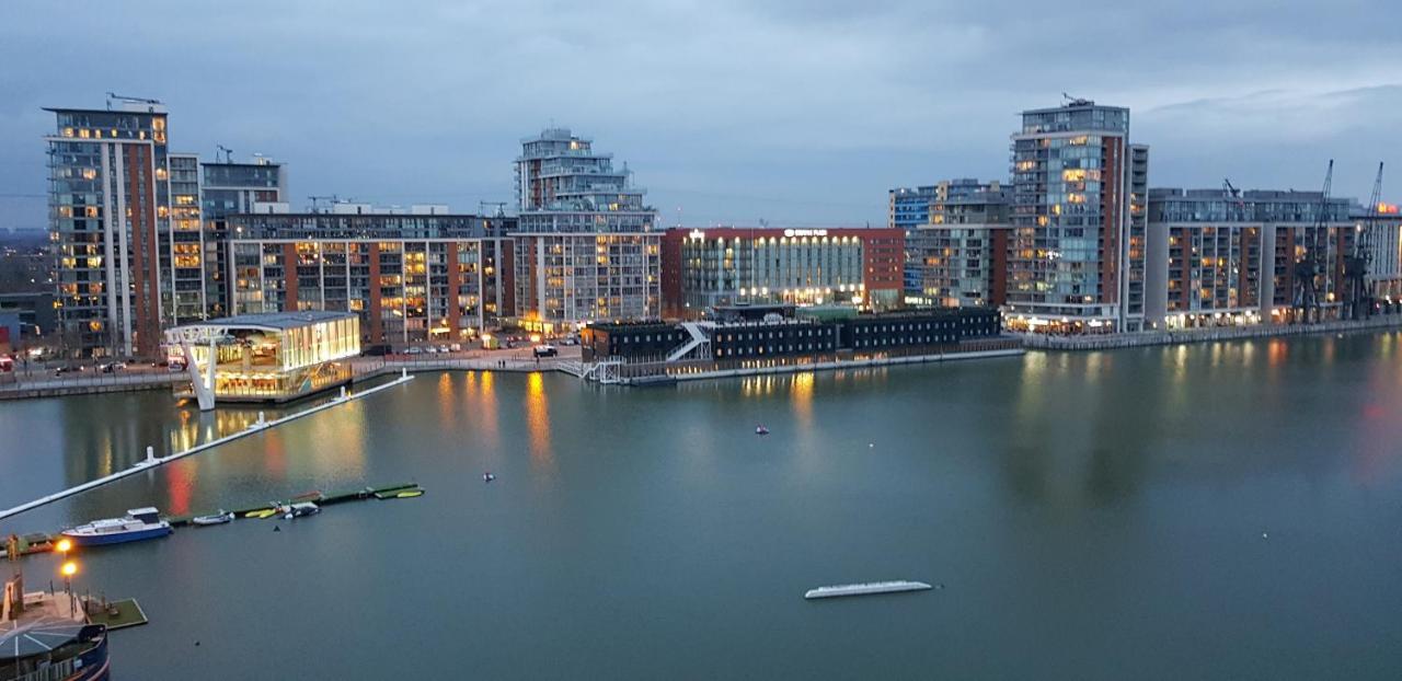 Premium Excel 3 & 2 Bedrooms London Exteriör bild