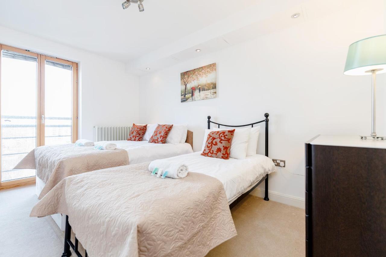 Premium Excel 3 & 2 Bedrooms London Exteriör bild