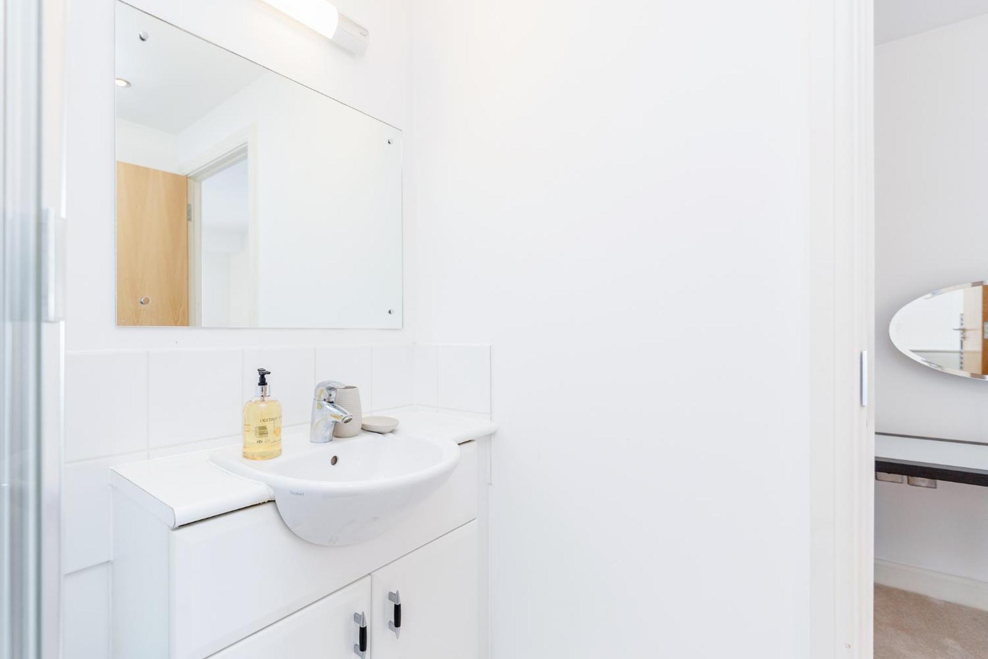 Premium Excel 3 & 2 Bedrooms London Exteriör bild