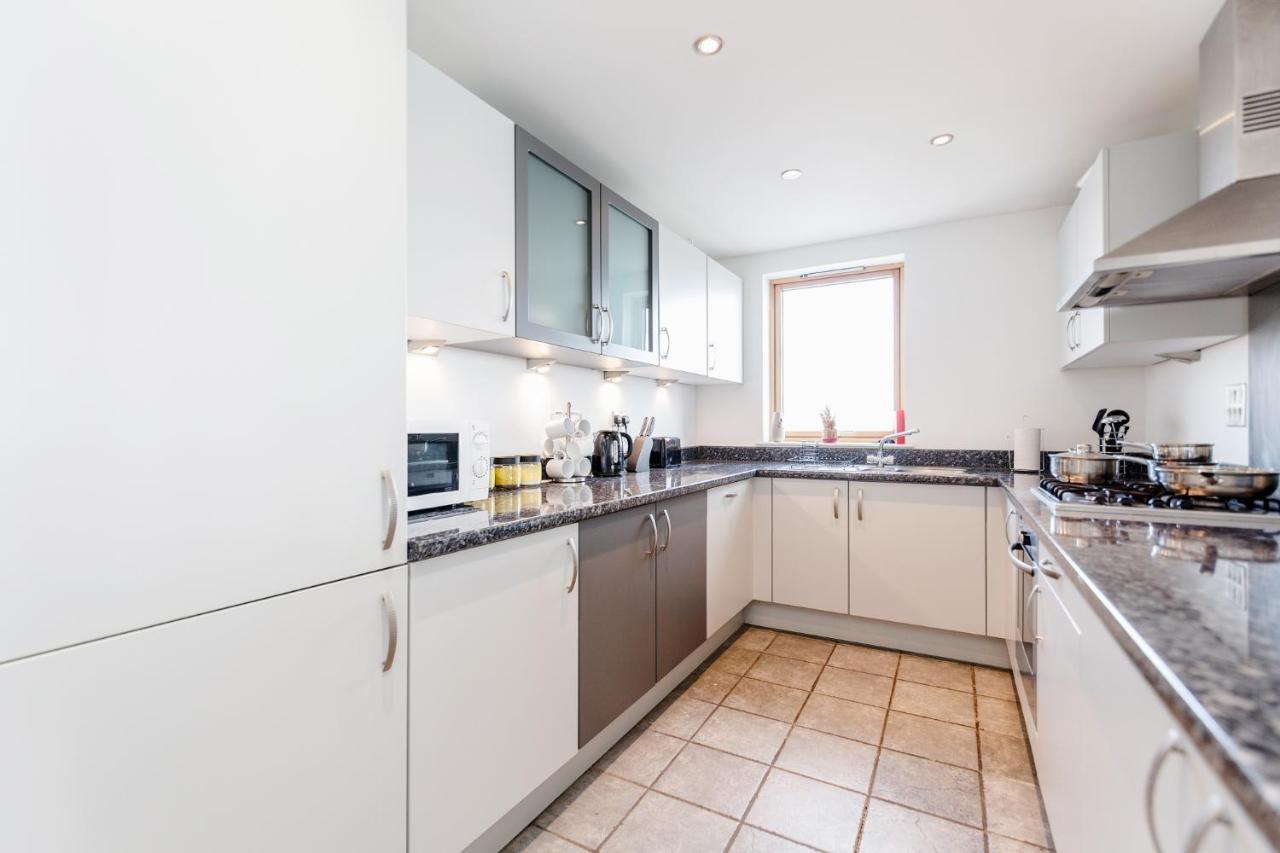 Premium Excel 3 & 2 Bedrooms London Exteriör bild