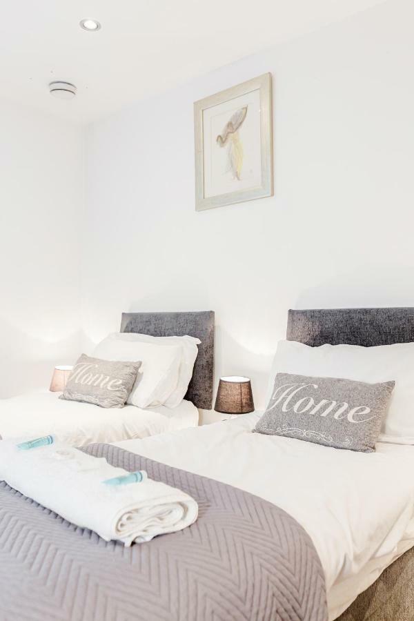 Premium Excel 3 & 2 Bedrooms London Exteriör bild