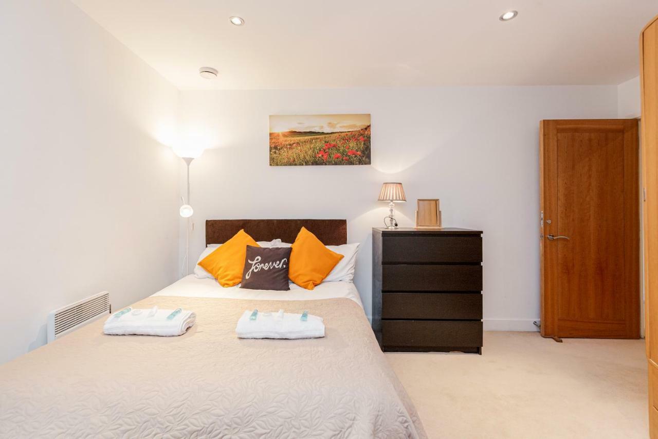 Premium Excel 3 & 2 Bedrooms London Exteriör bild