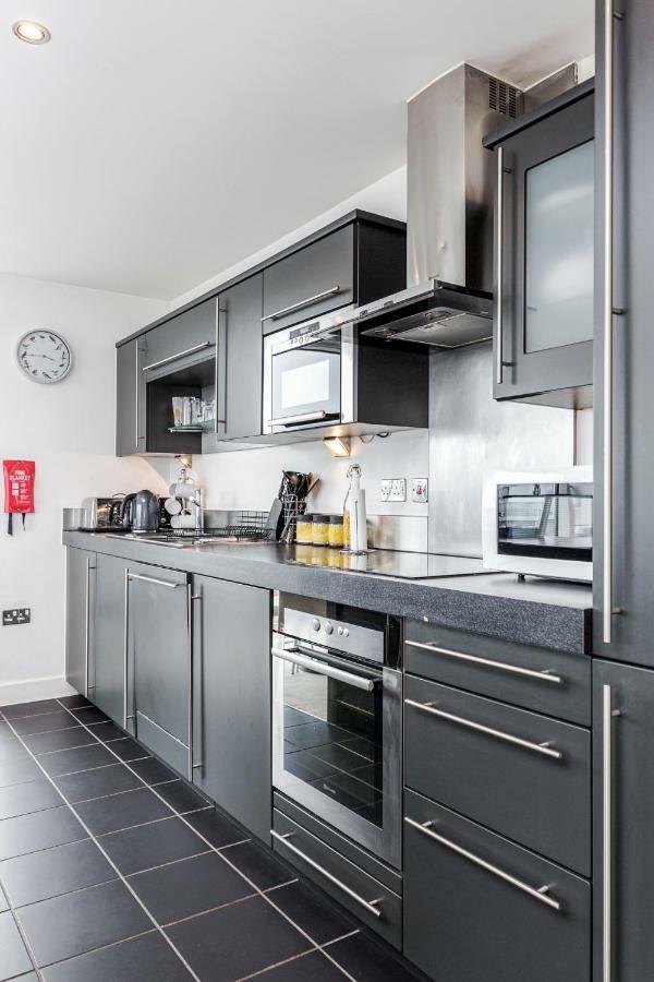 Premium Excel 3 & 2 Bedrooms London Exteriör bild